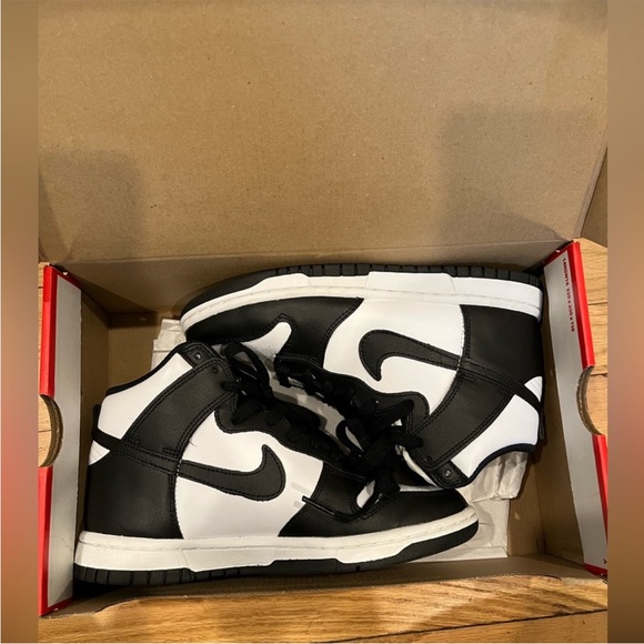 Nike dunk pandas size w6.5/m5 EUC - Picture 6 of 8